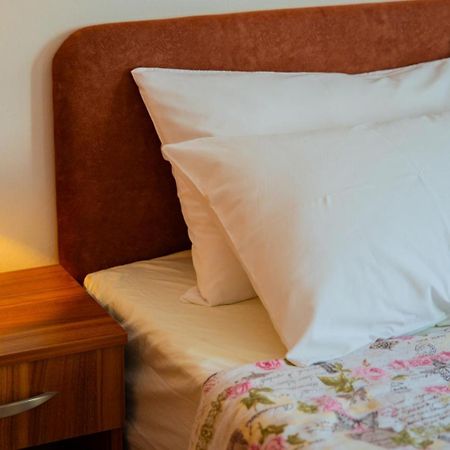 Apartmani Ana Тиват Екстер'єр фото