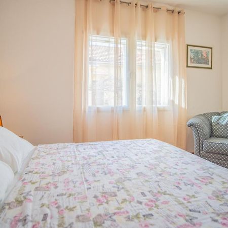 Apartmani Ana Тиват Екстер'єр фото